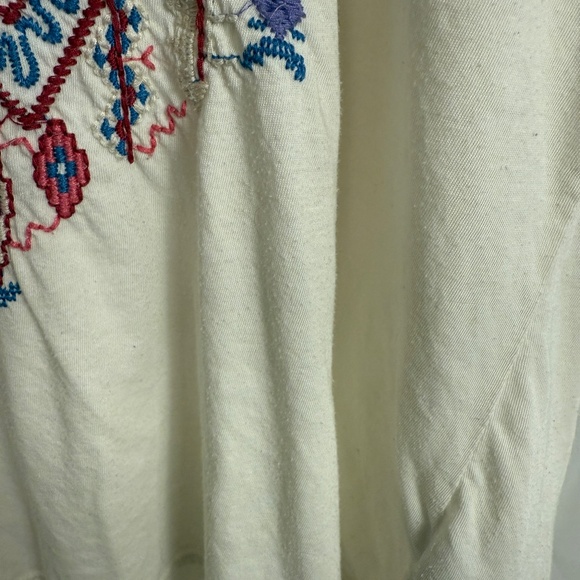 Johnny Was Cap Sleeve V-Neck Knit Top Blue Red Floral & Tribal Embroidery Size L - Picture 7 of 13
